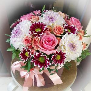 Букет с георгинами "Трепет"