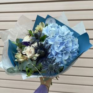 Букет с альстромерией "Небесный"