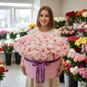 Большая коробка пионовидных роз