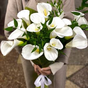 Букет из калл "Обнимая тебя"