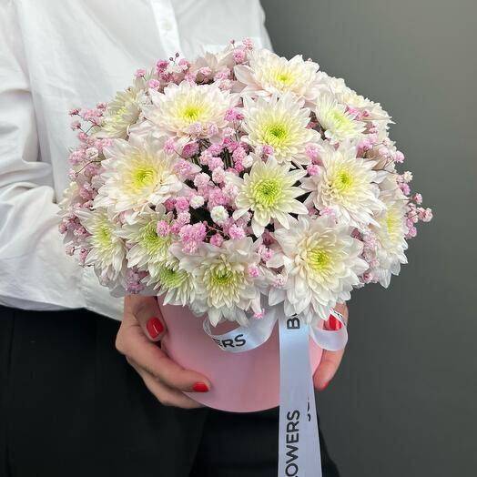 Нежные хризантемы в коробке